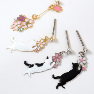 [預購] (日本製) 貓咪櫻花耳環